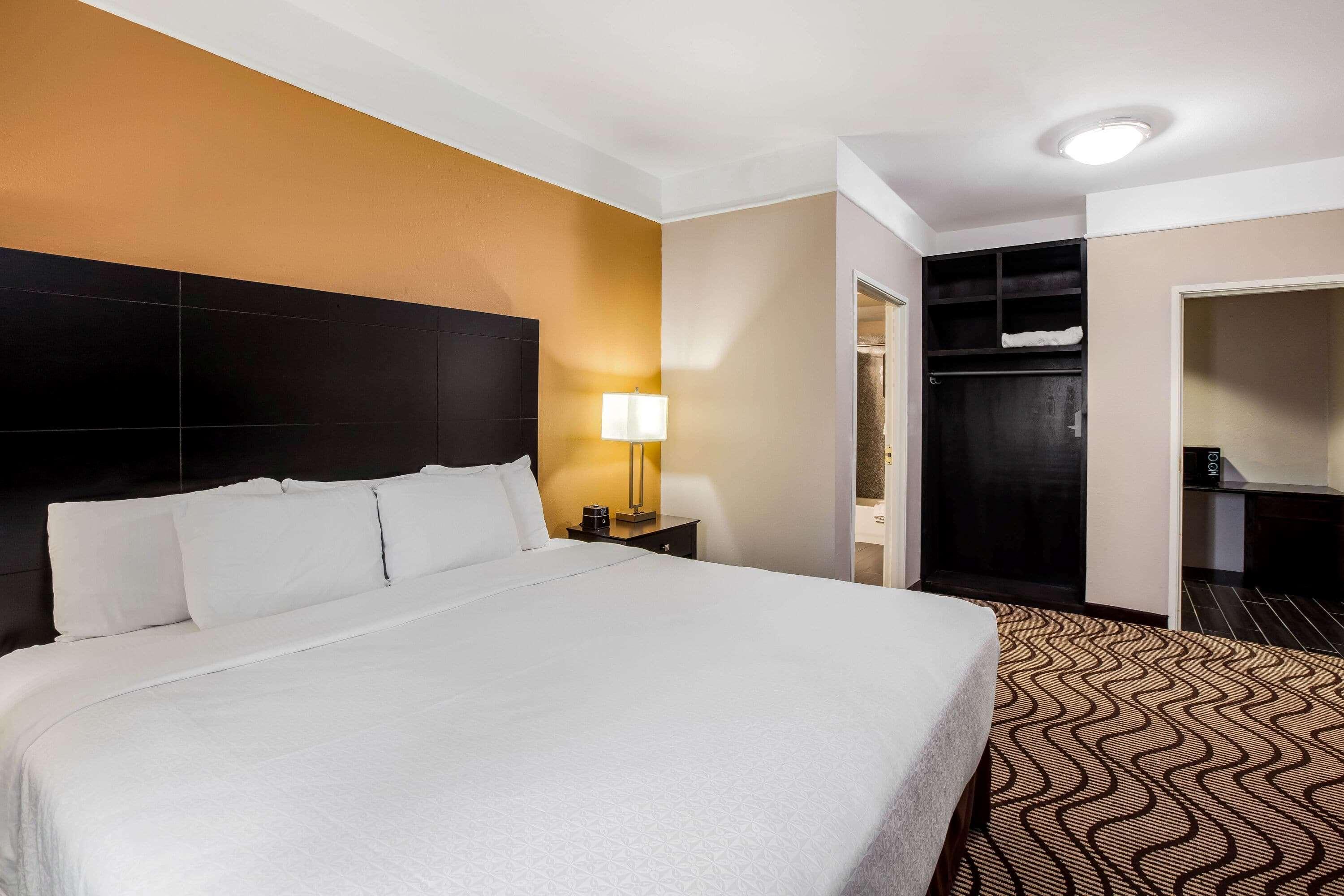 Hotel La Quinta By Wyndham Pasadena Extérieur photo