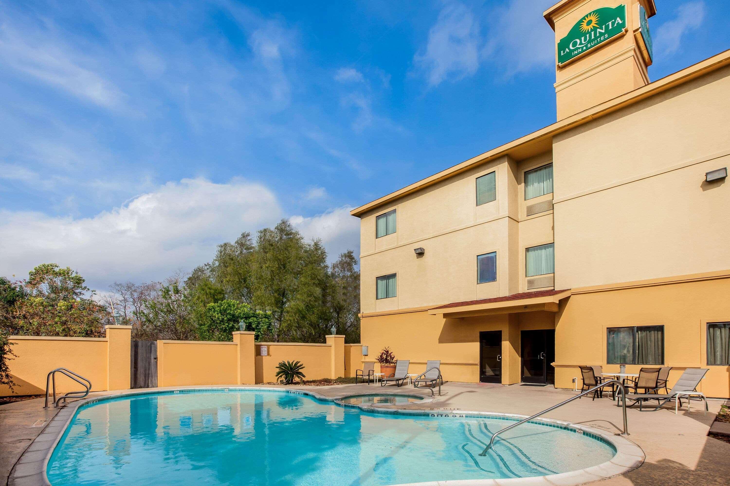 Hotel La Quinta By Wyndham Pasadena Extérieur photo